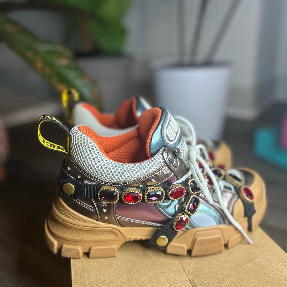 Gucci Wmns Flashtrek Crystals 
Multi color Metallic - Picture 5 of 10